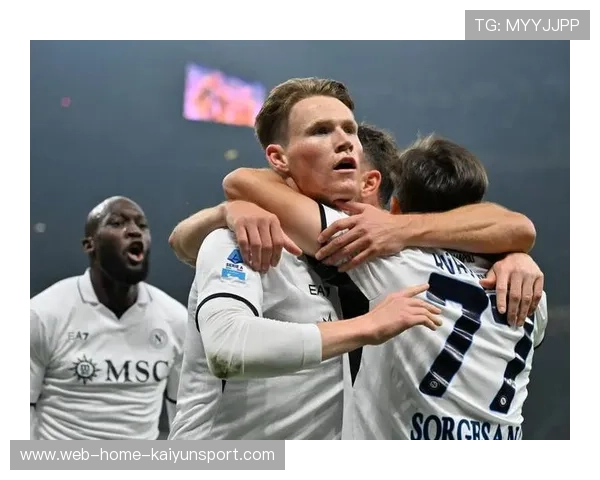 弗拉滕突破三人后起脚得分，那不勒斯攻势连绵不断：城市热情与蓝潮体育的共同见证