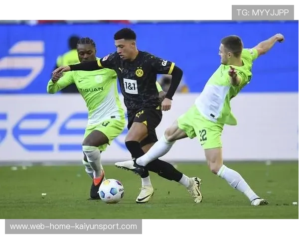 法兰克福拟抢夺欧洲级后防备选，欧战野心显露